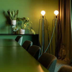 GRUPA Model M1 LED állólámpa fekete