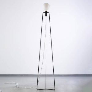 GRUPA Model M3 LED állólámpa fekete