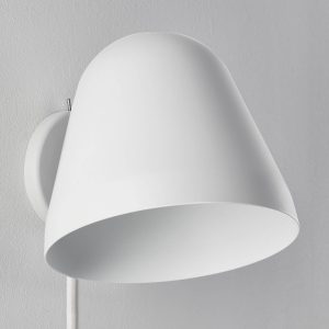 Nyta Tilt Wall Rövid falilámpa kábellel