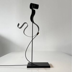 Knikerboker Curve LED asztali lámpa